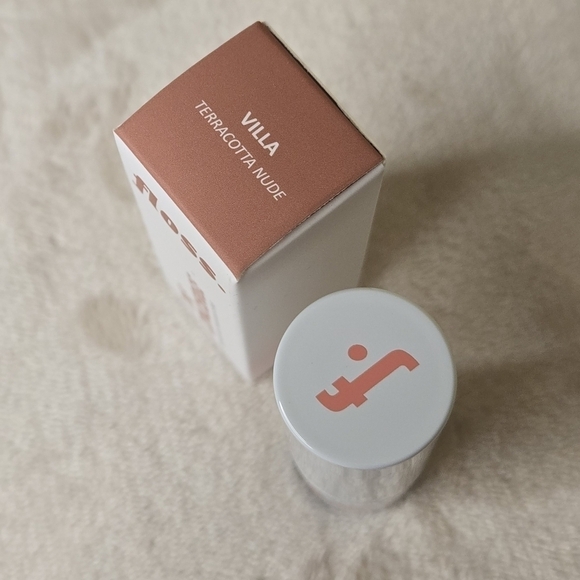 Floss The Concierge Cheek & Lip Tint Villa - Picture 6 of 10